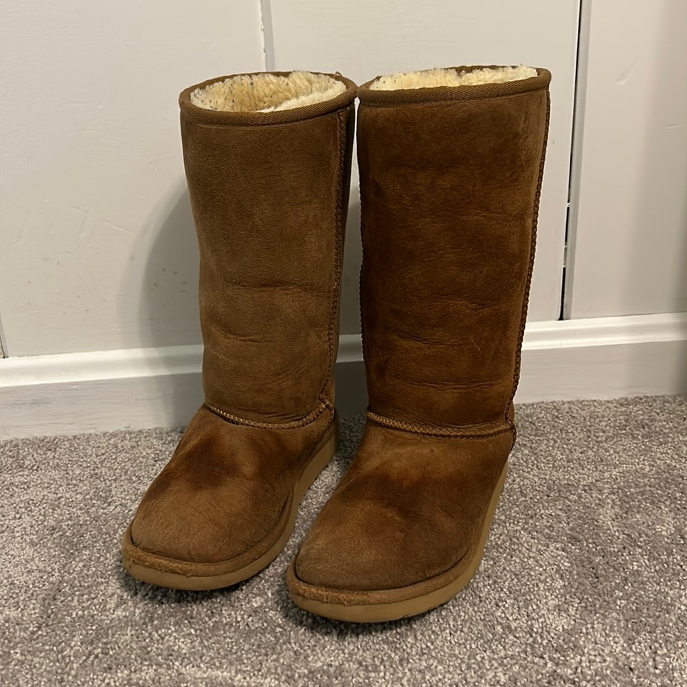 Tall chestnut ugg boots! kids | girls Sz 3